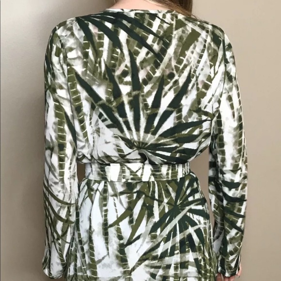 Punt Roma 🌿 Neck Blouse 🍃 - Picture 5 of 7